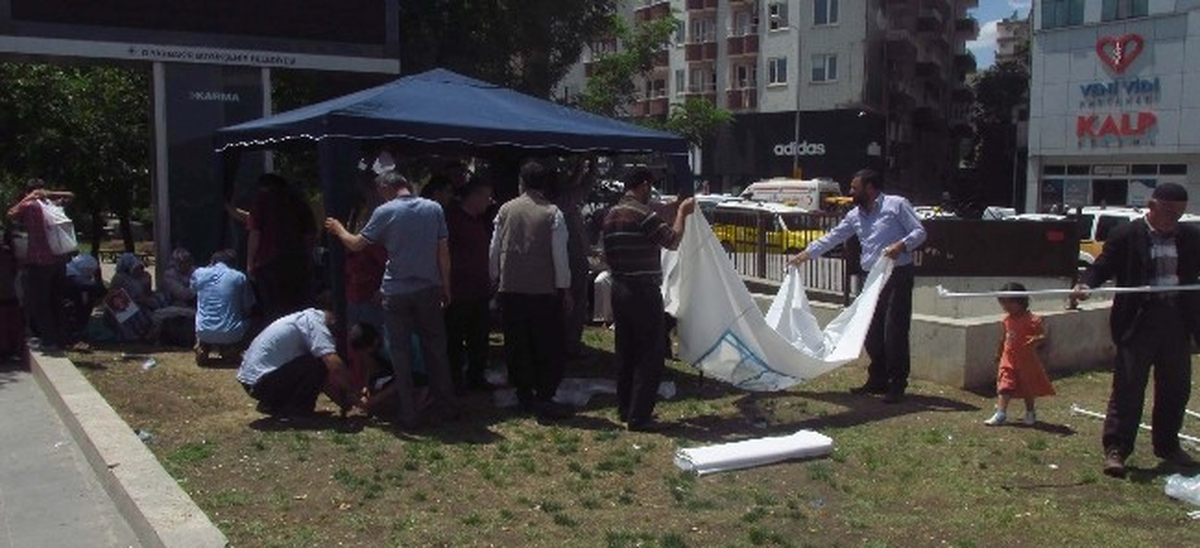 Diyarbakır\'da Anneler Eylem Yaptıkları Yeri Değiştirdi