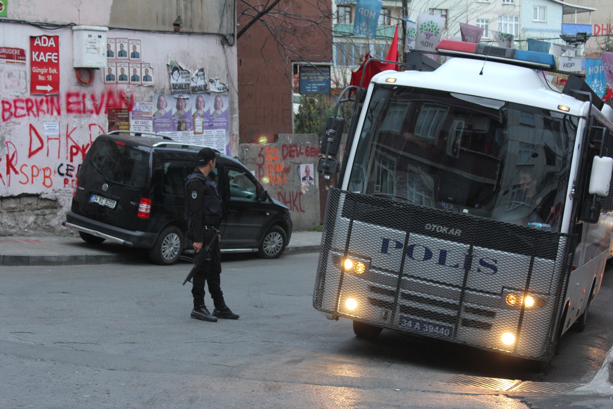 Ek Haber//polis Okmeydanı\'ndan Ayrıldı