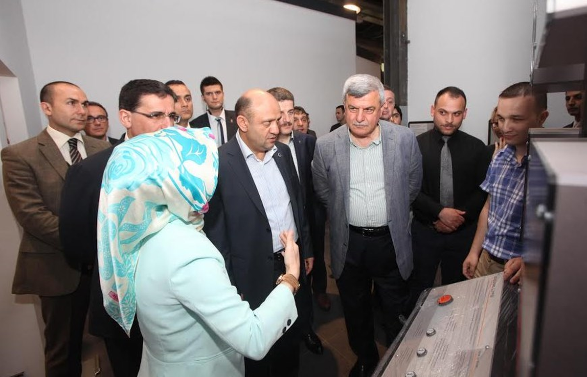Bakan Işık, Bilim Merkezi\'ni İnceledi