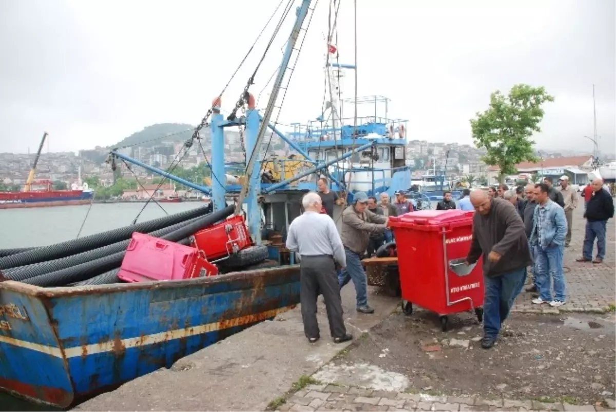 Balıkçılar Alaplı Belediyesi\'nin Kendilerini Mağdur Ettiğini İddia Etti