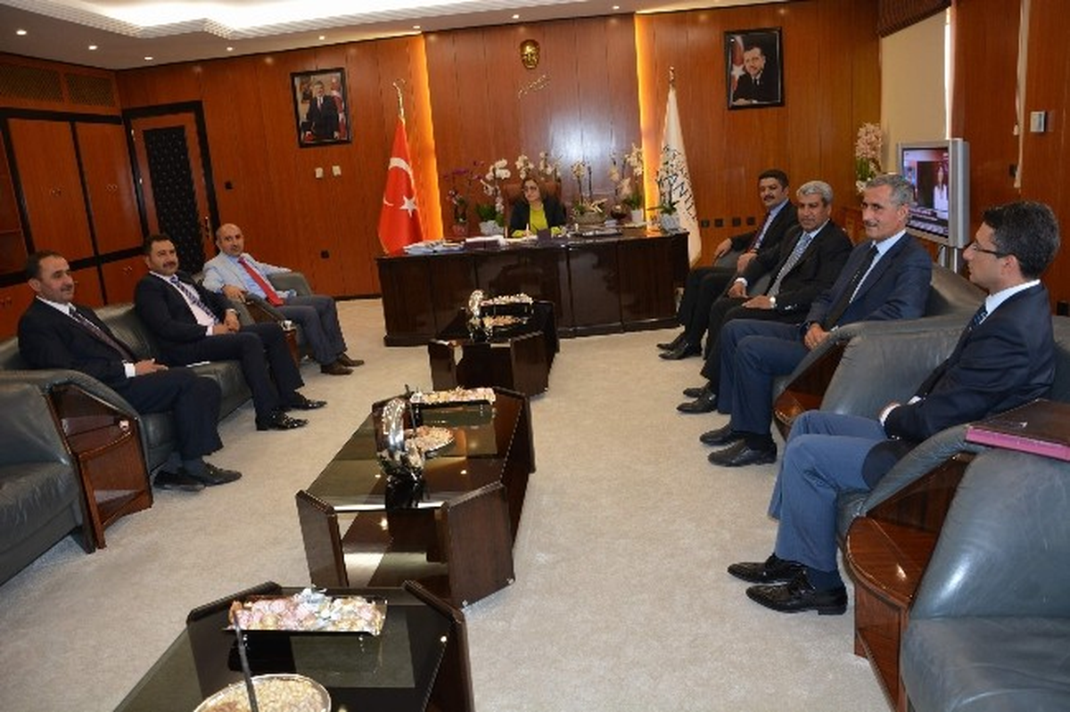 Başkan Kara ve Yardımcıları Gaziantep Belediye Başkanı Şahin\'i Ziyaret Etti