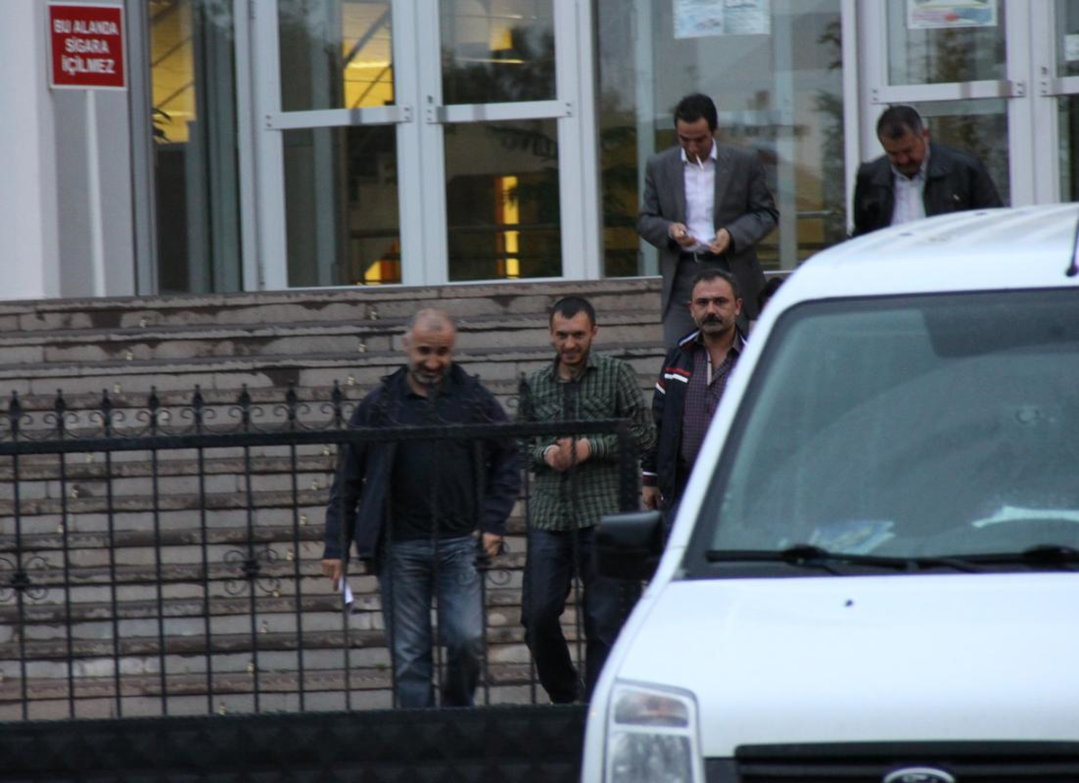 Pompalı Tüfekle Büfe Soyan Zanlılardan 1\'i Tutuklandı