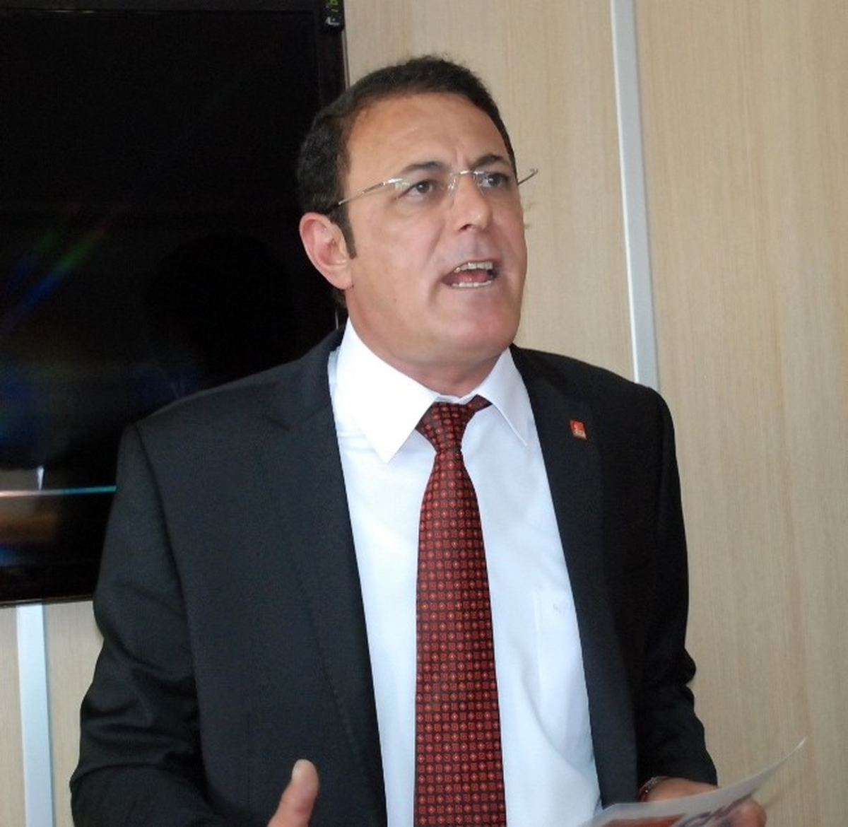 Didim CHP\'de Hüseyin Yıldız \'Yarışta Bende Varım\' Dedi