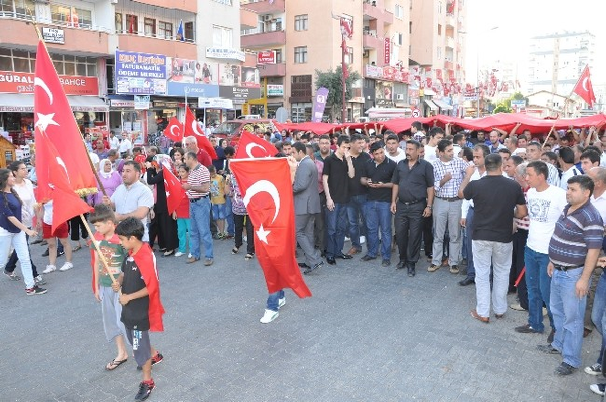 Erdemli\'de Bayrak Yürüyüşü Düzenlendi