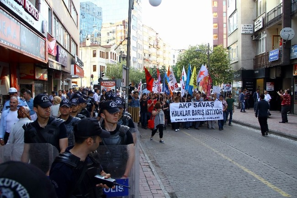 Samsun\'da Eylemcilere Vatandaşlardan Türk Bayraklı Tepki