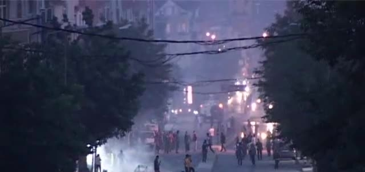 Gazi Mahallesi\'ndeki Korsan Gösteriye Polis Müdahale Etti