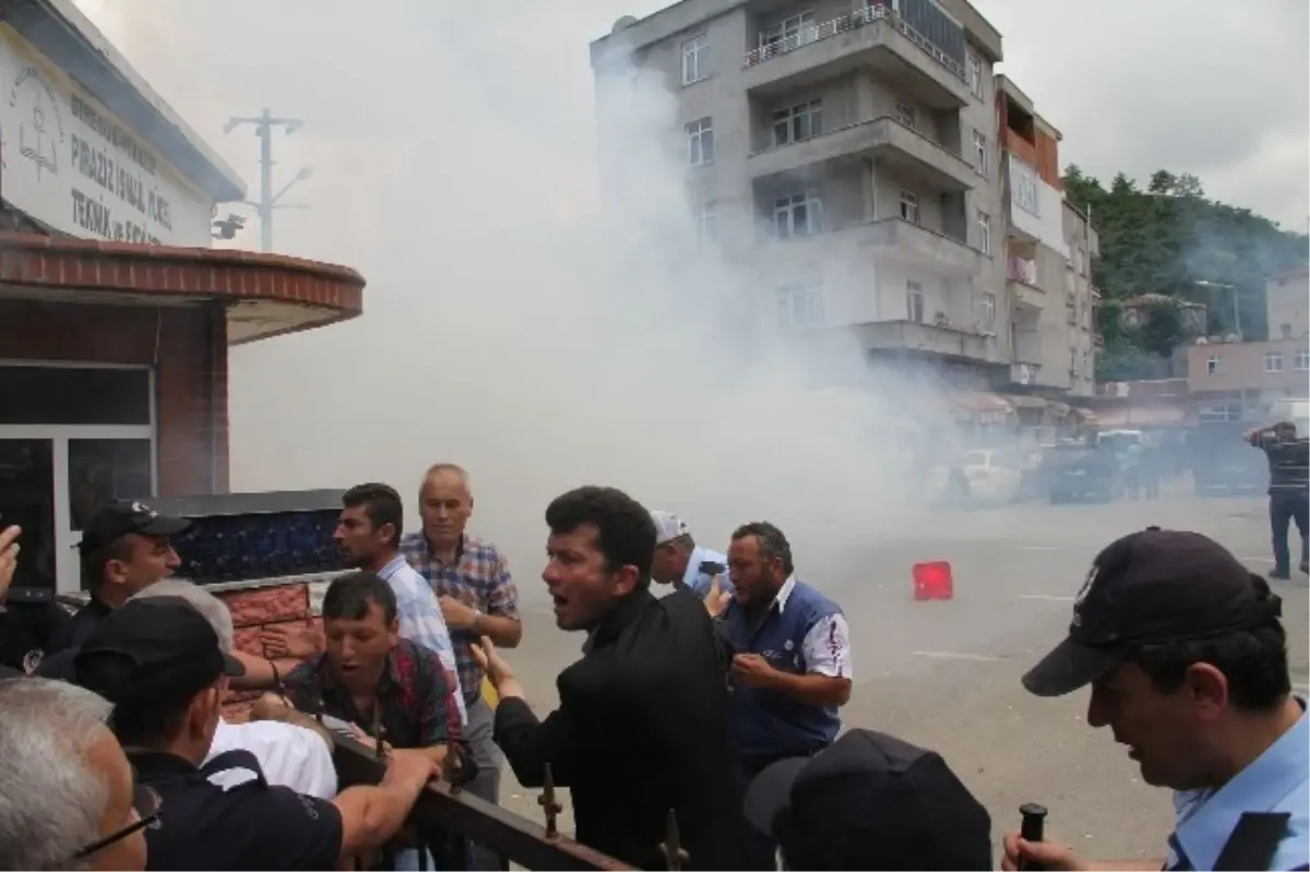 Giresun'da İstiklal Marşı Gerginliği