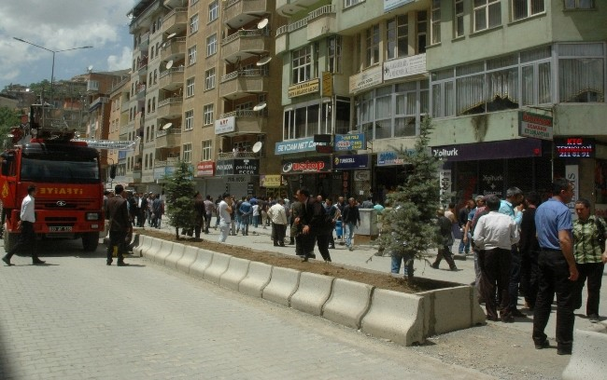 Hakkari Yürüyüş Sonrası Olaylar Çıktı