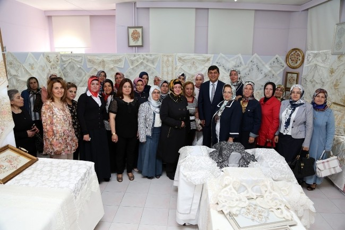 Hanımların El Emeği Göz Nuru Eserleri Sergisi