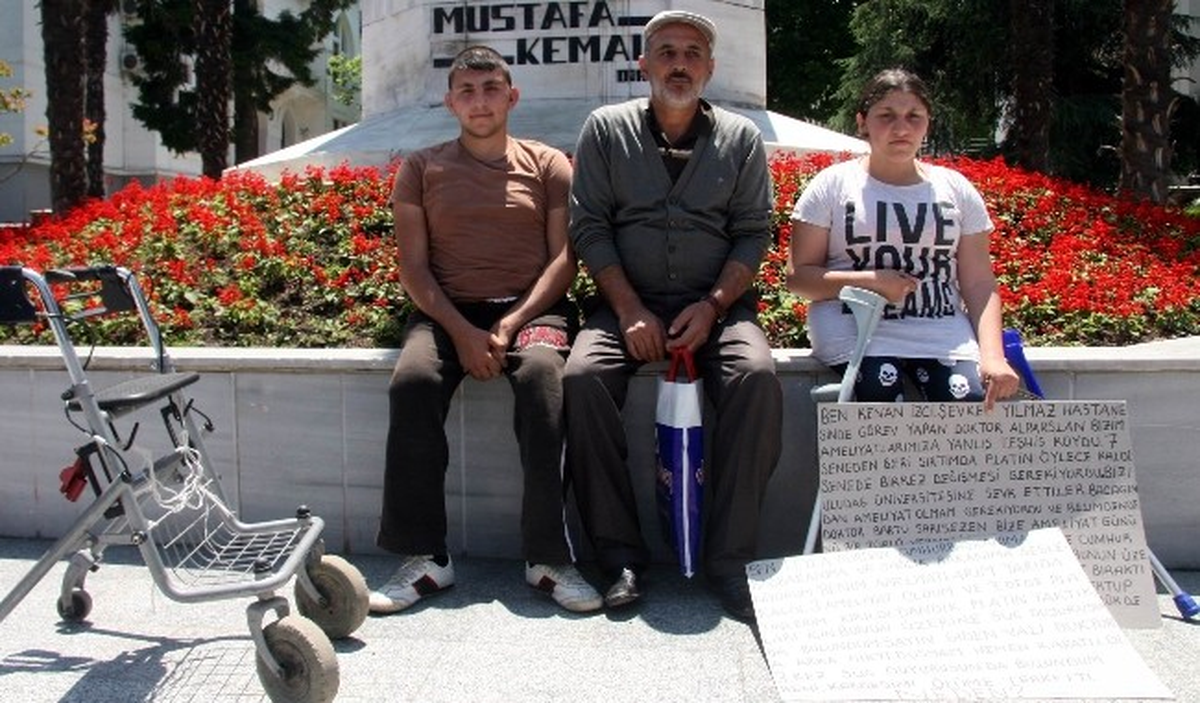 İnşaat İşçisi Baba Sakat Kalan Çocukları İçin Eylem Yaptı