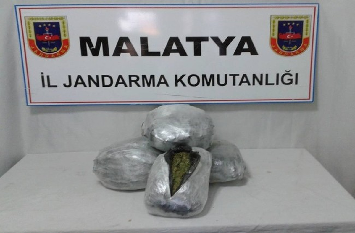 Jandarma Ekipleri Yolcu Treninde Esrar Ele Geçirdi