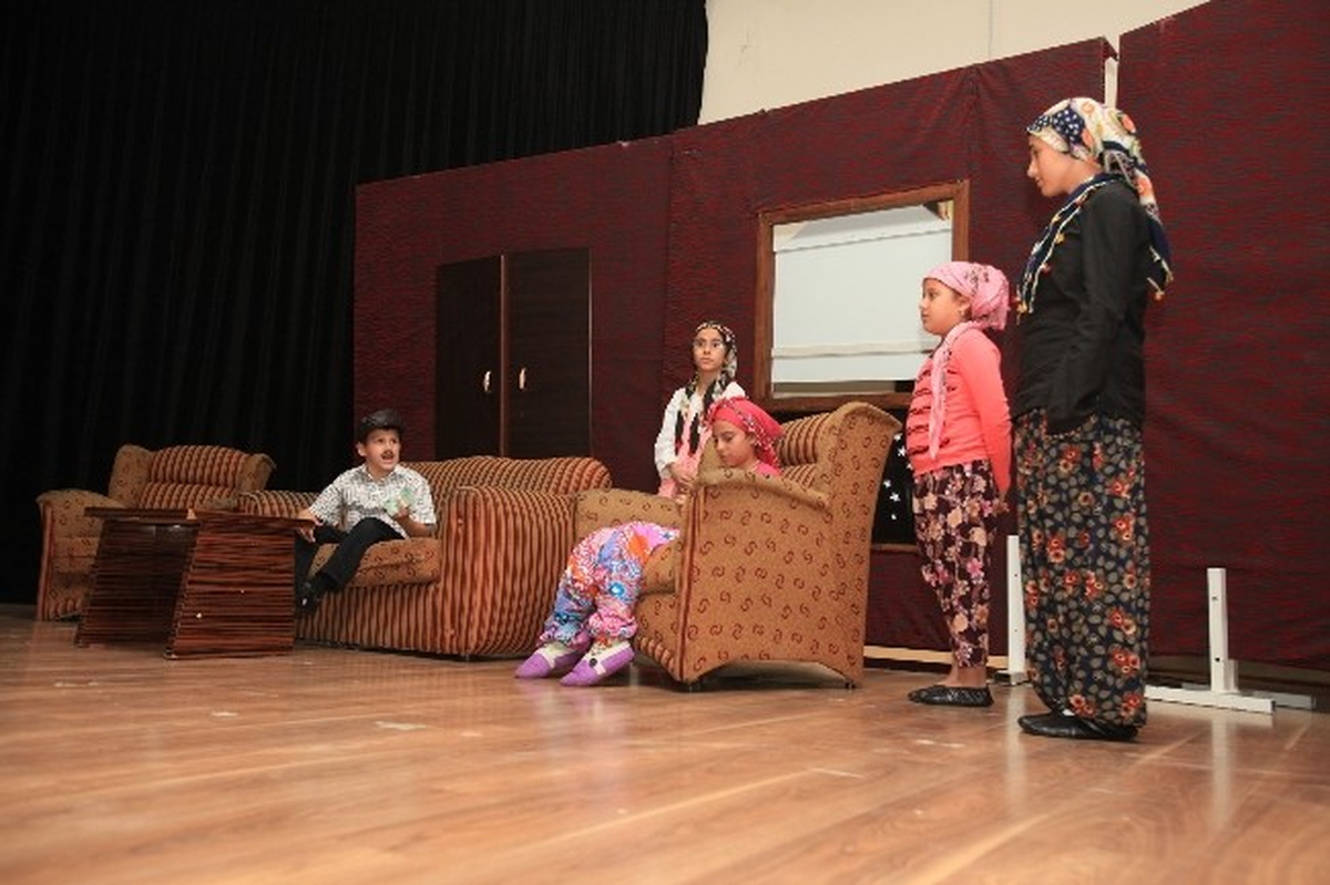 Karabağlarlı Çocuklar Ustalara Taş Çıkarttı