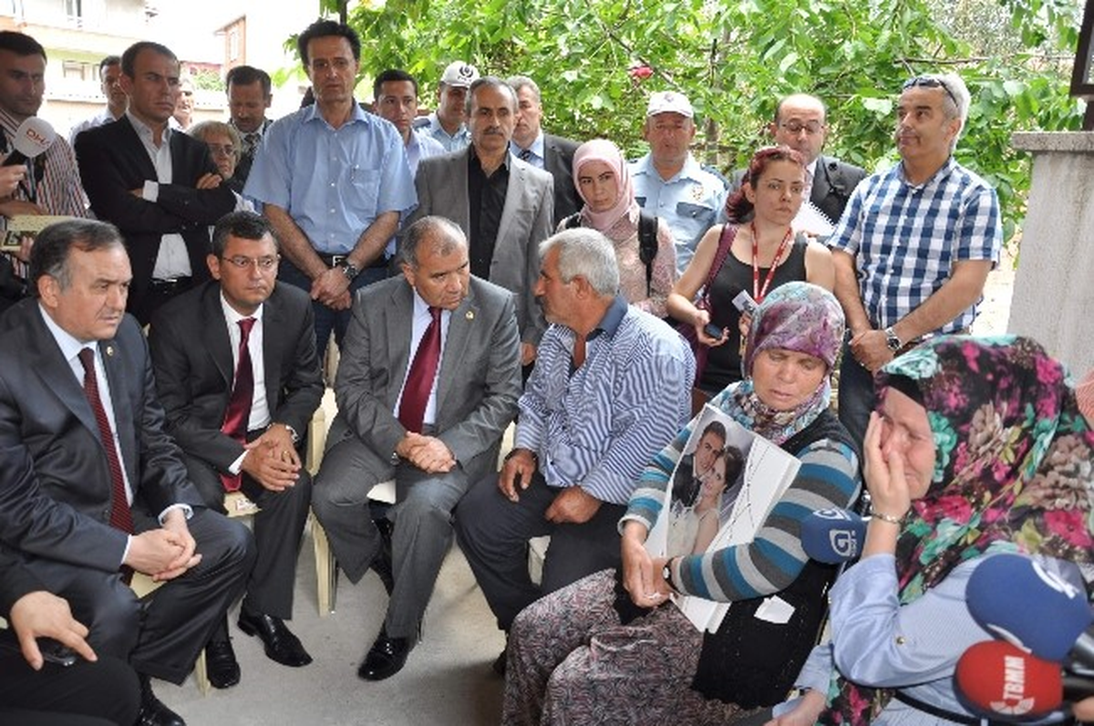 Komisyon Üyeleri Şehit Ailelerini Ziyaret Etti