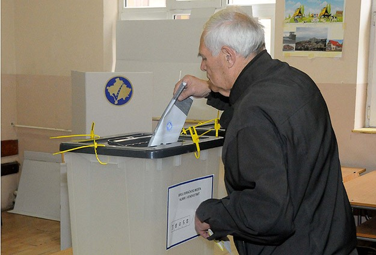 Kosova\'da Erken Genel Seçimler