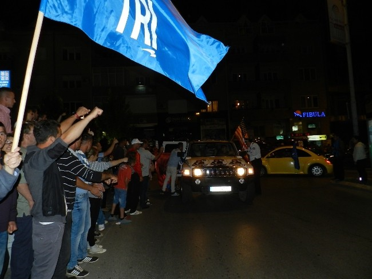 Kosova\'da Seçim Sonuçları Coşkuyla Kutlandı