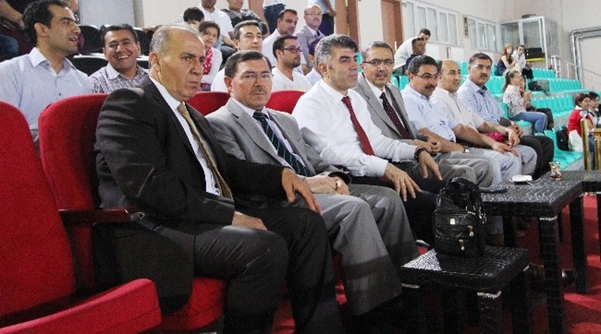 Kurumlararası Voleybol Turnuvasında Üniversite 1. Oldu