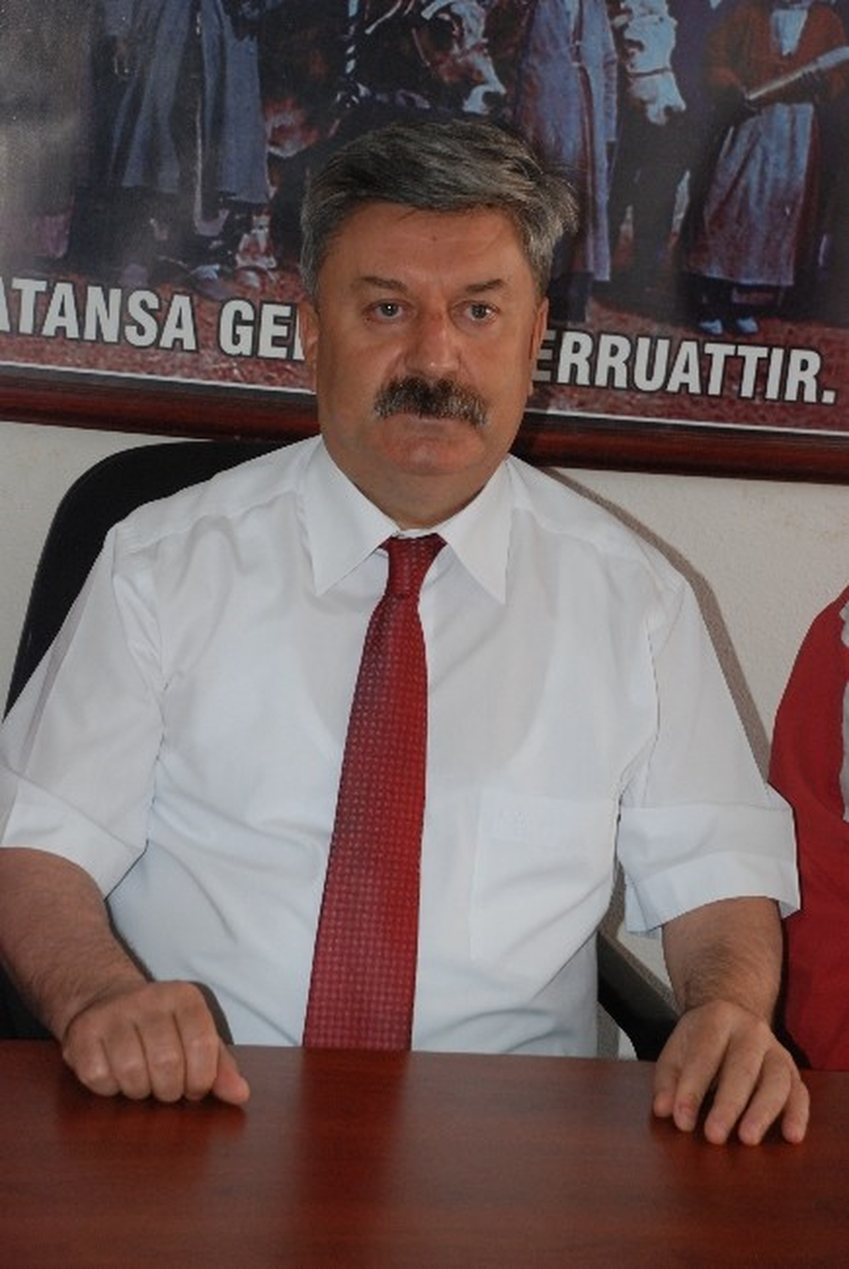 Lice\'de Türk Bayrağının İndirilmesine Tepki