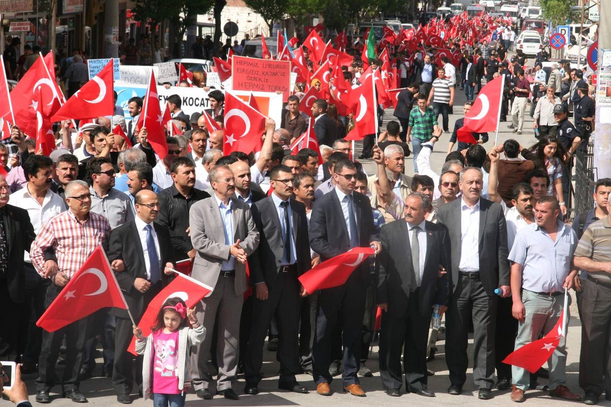 Afyon Ülkü Ocakları Bayrak Yürüyüşü Düzenledi