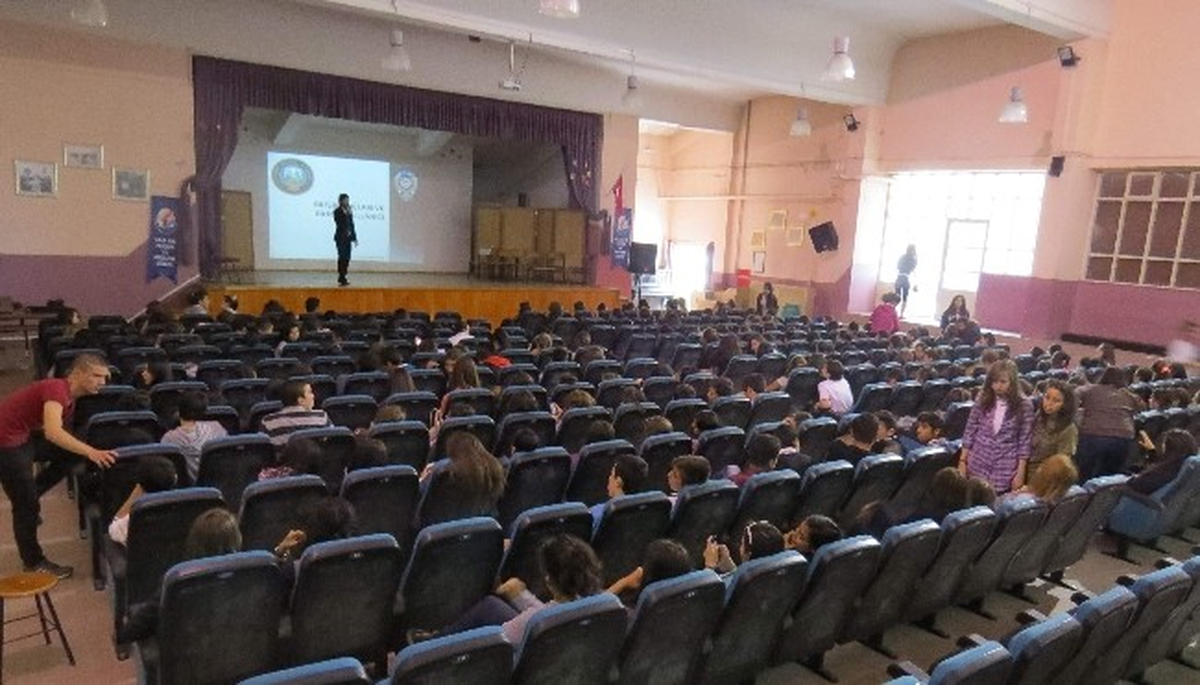 Lise Öğrencilerine Siber Suçlar Bilgilendirme Konferansı