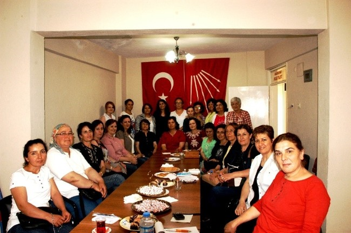 Manisa CHP Kadın Kolları Sarıgöl\'de Toplandı
