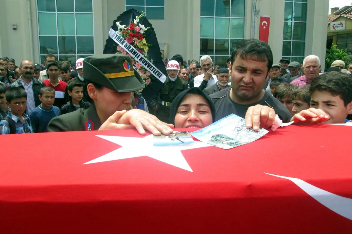 Mardin\'de Bir Askerin Kazayla Kendini Vurduğu İddiası