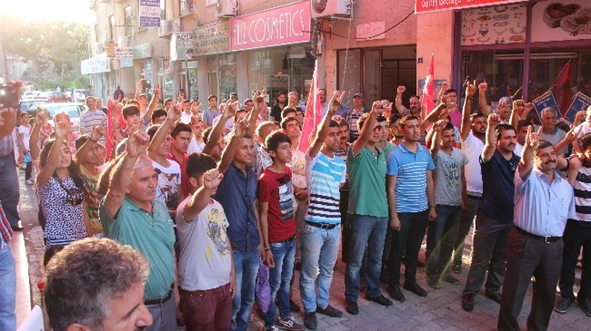 Mut Ülkü Ocakları\'ndan Bayrak Yürüyüşü