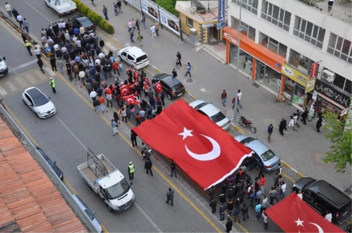 Nevşehir\'de Bayrağa Saygı Yürüyüşü