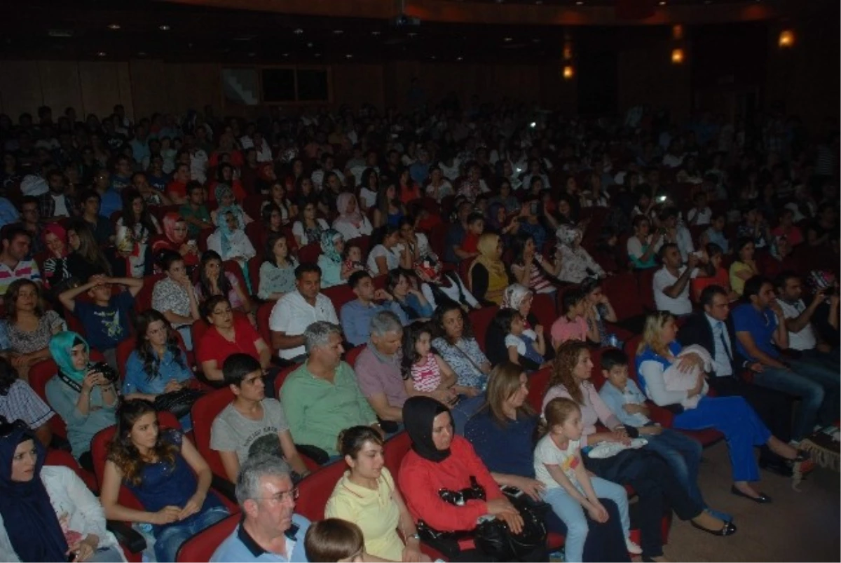 Nurettin Rençber Kahta\'da Konser Verdi