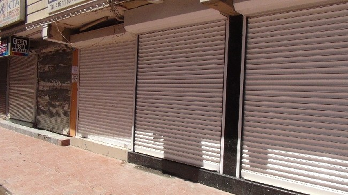 Nusaybin\'de Esnaf Kepenk Açmadı