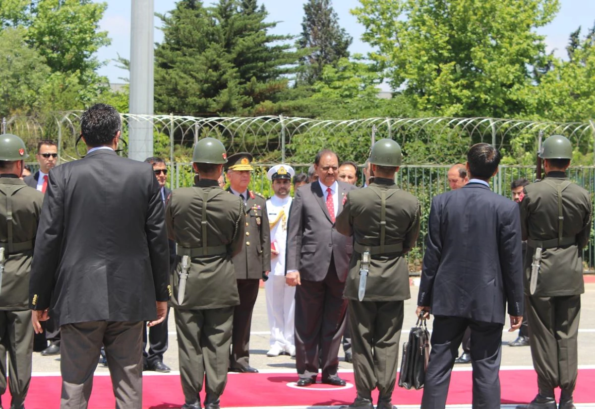 Pakistan Cumhurbaşkanı Hüseyin, Türkiye\'den Ayrıldı