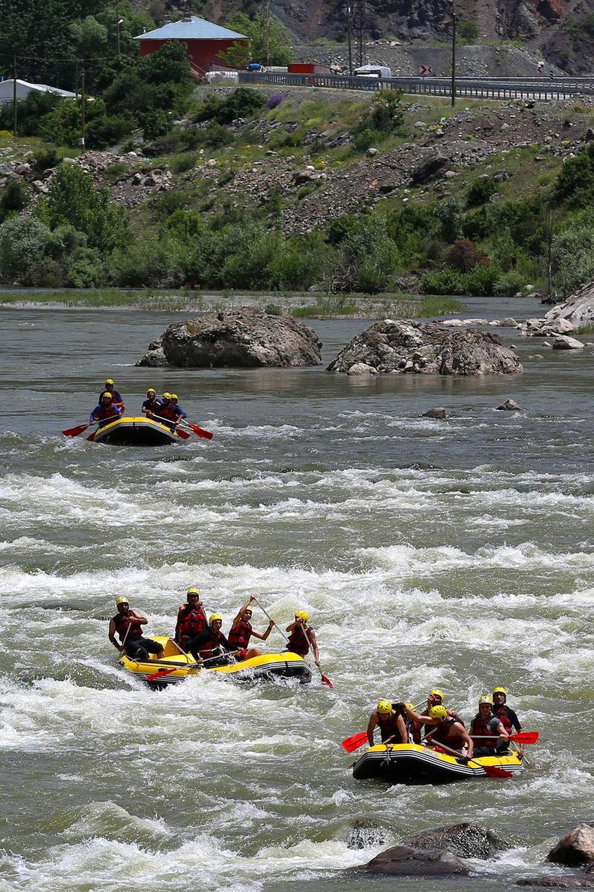 Sansa Deresi\'nde Rafting Heyecanı