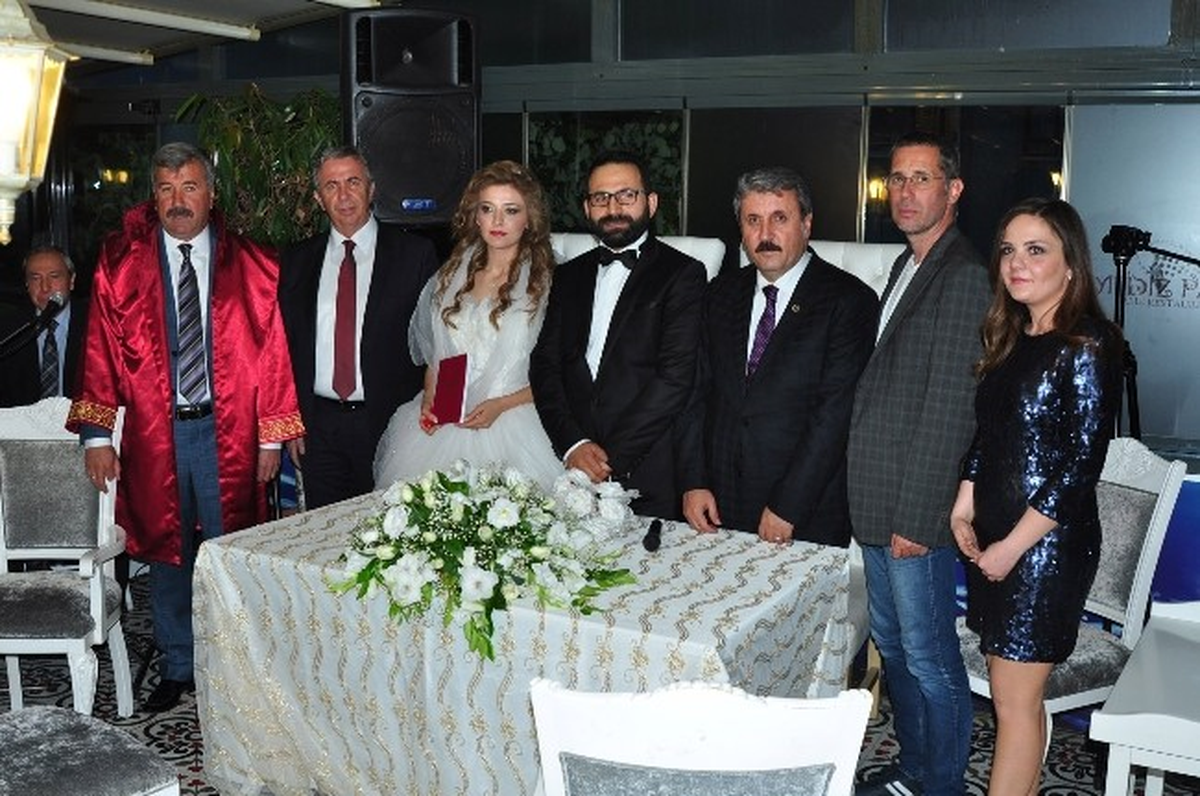 Siyasi Partileri Buluşturan Nikah
