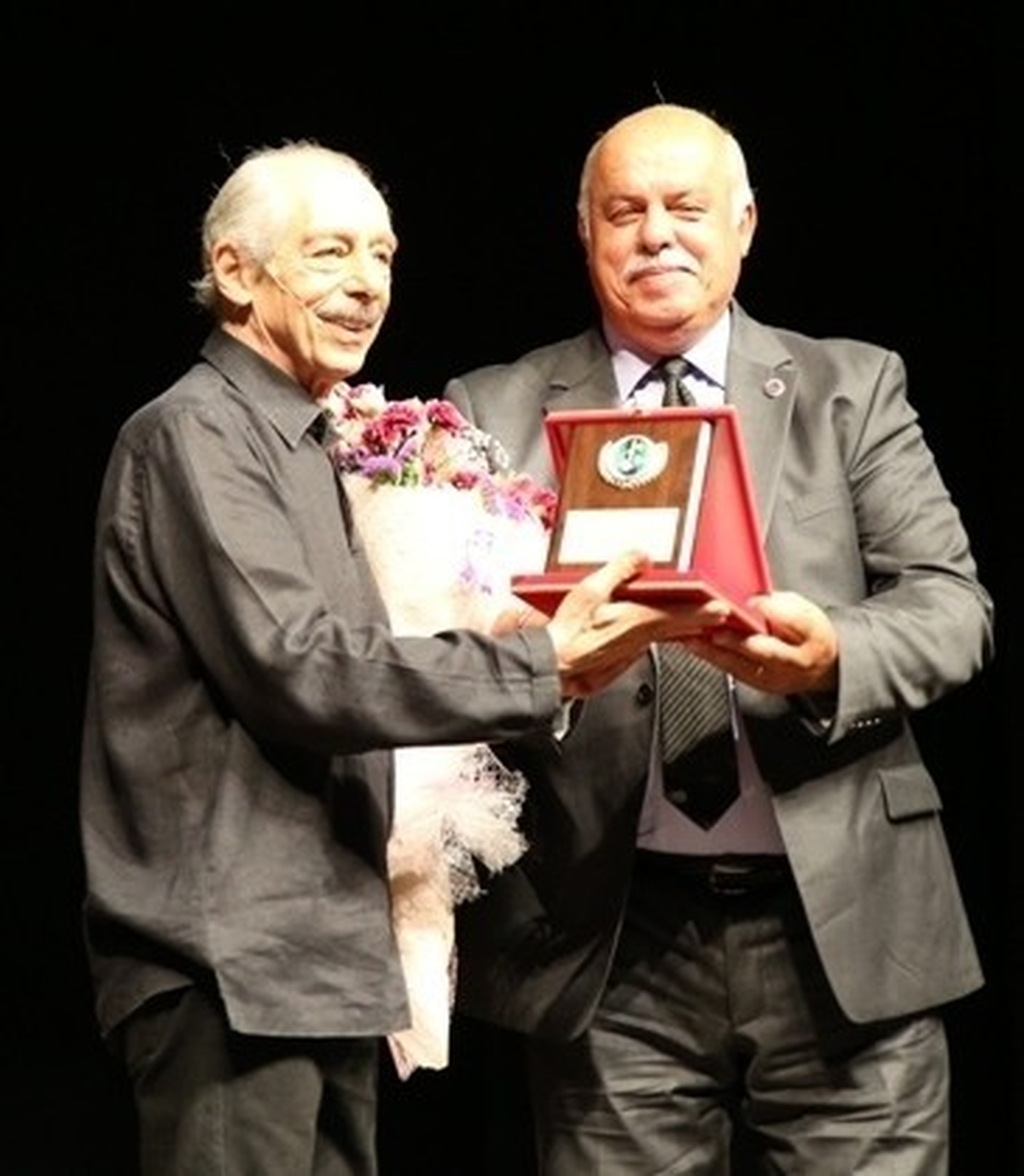 Tire ve Ödemiş\'te Nazım Hikmet Duyarlılığı
