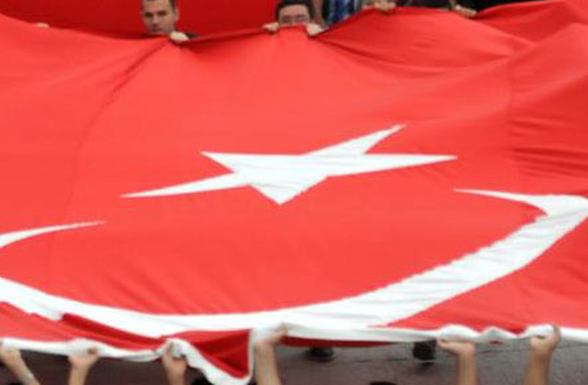 Tokat\'ta Bayrak Protestosu