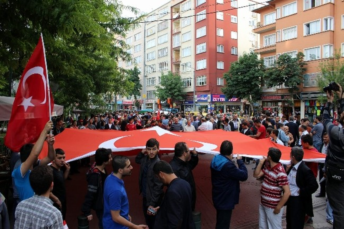 Türk Bayrağı\'na Yapılan Saldırı Eskişehir\'de Protesto Edildi