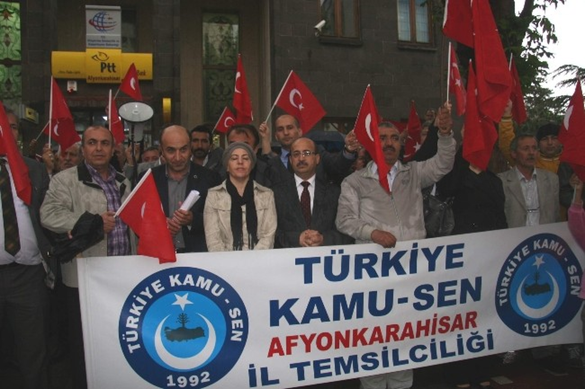 Türk Bayrağına Yapılan Saldırı Afyonkarahisar\'da Protesto Edildi