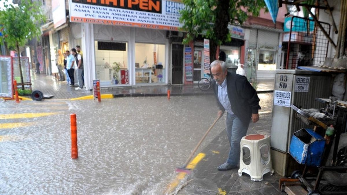 Uşak\'taki Sağanak