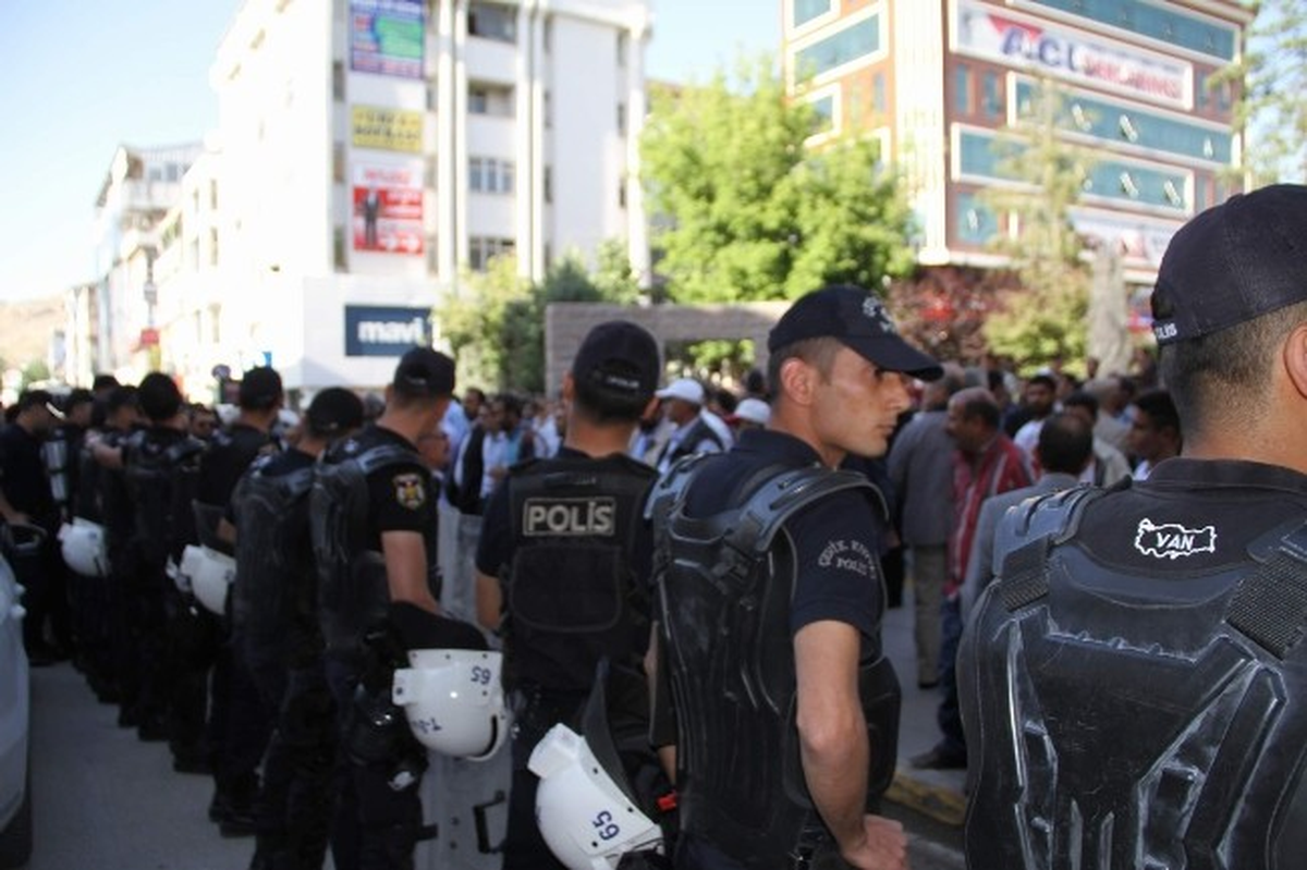 Van\'da Olaylar Çıktı