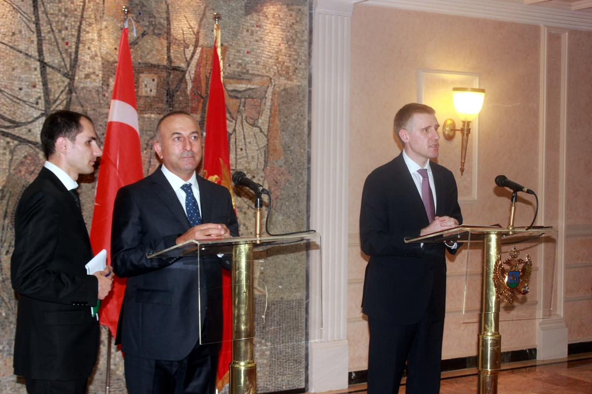 AB Bakanı Çavuşoğlu, Karadağ\'da