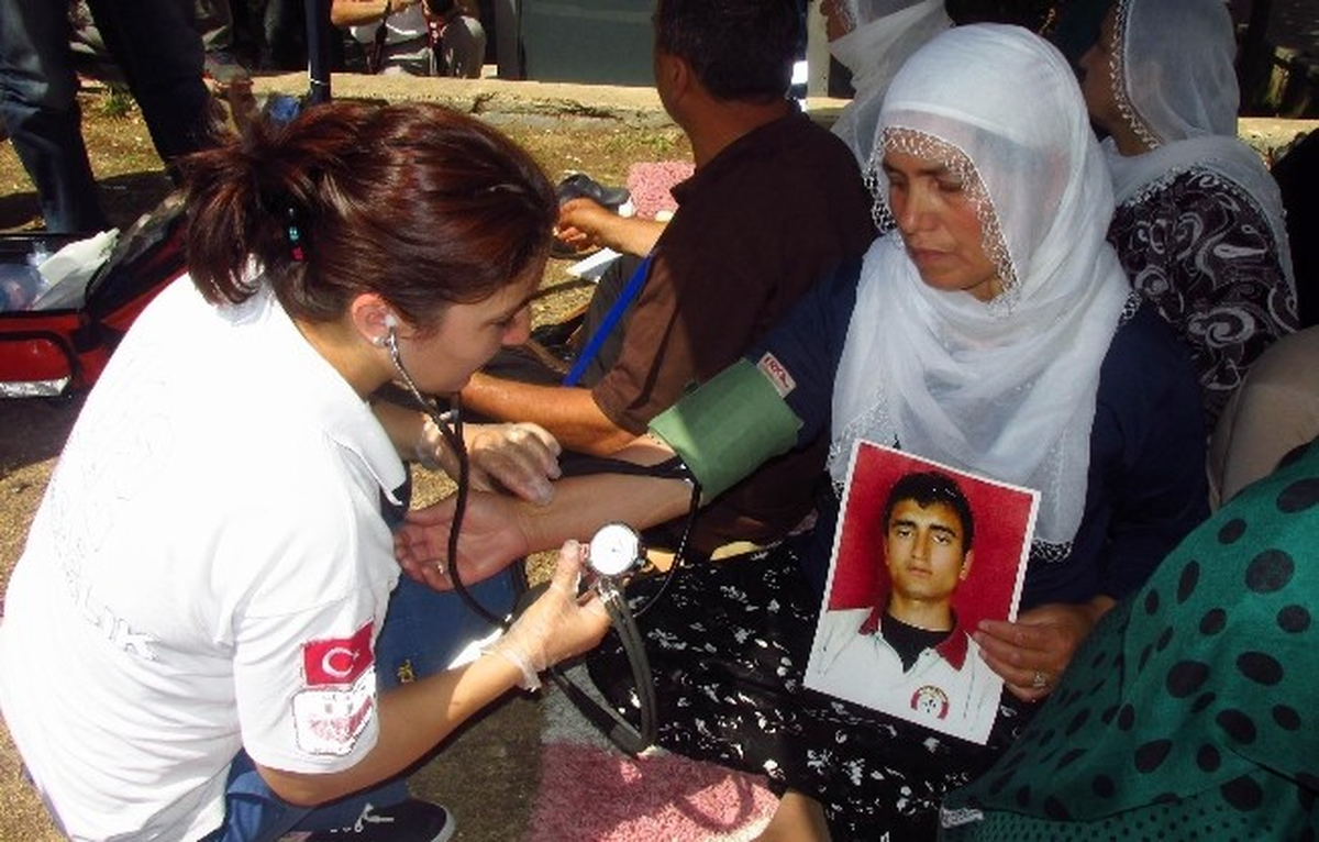 Açlık Grevindeki Anneler Birer Birer Fenalaşıyor