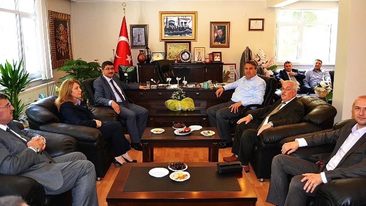 AK Parti\'li İki Yeni Belediyeden İşbirliği Mesajı
