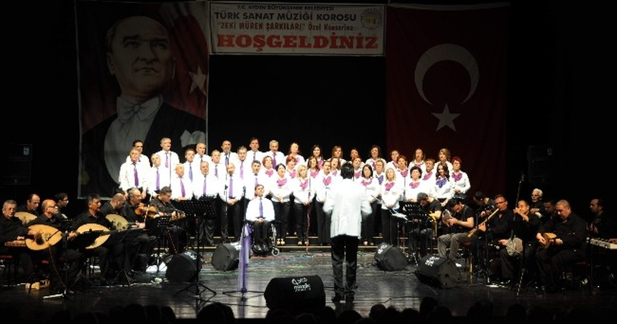 Aydınlılar Zeki Müren Şarkılarına Yoğun İlgi Gösterdi