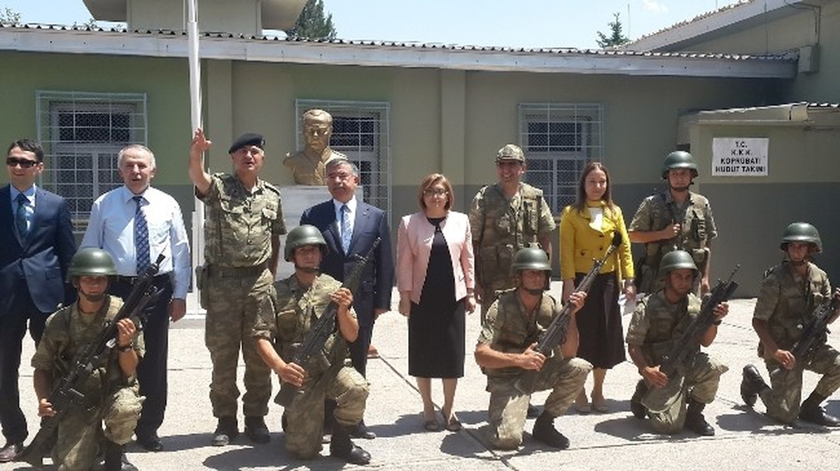 Bakan Yılmaz\'dan Suriye Sınırındaki Karkamış Antik Kent\'te İnceleme