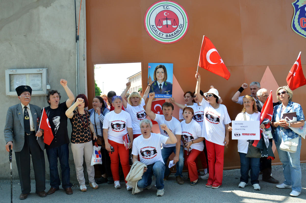 \'Balyoz\'un Hükümlü Tek Kadın Subayı İçin Eylem