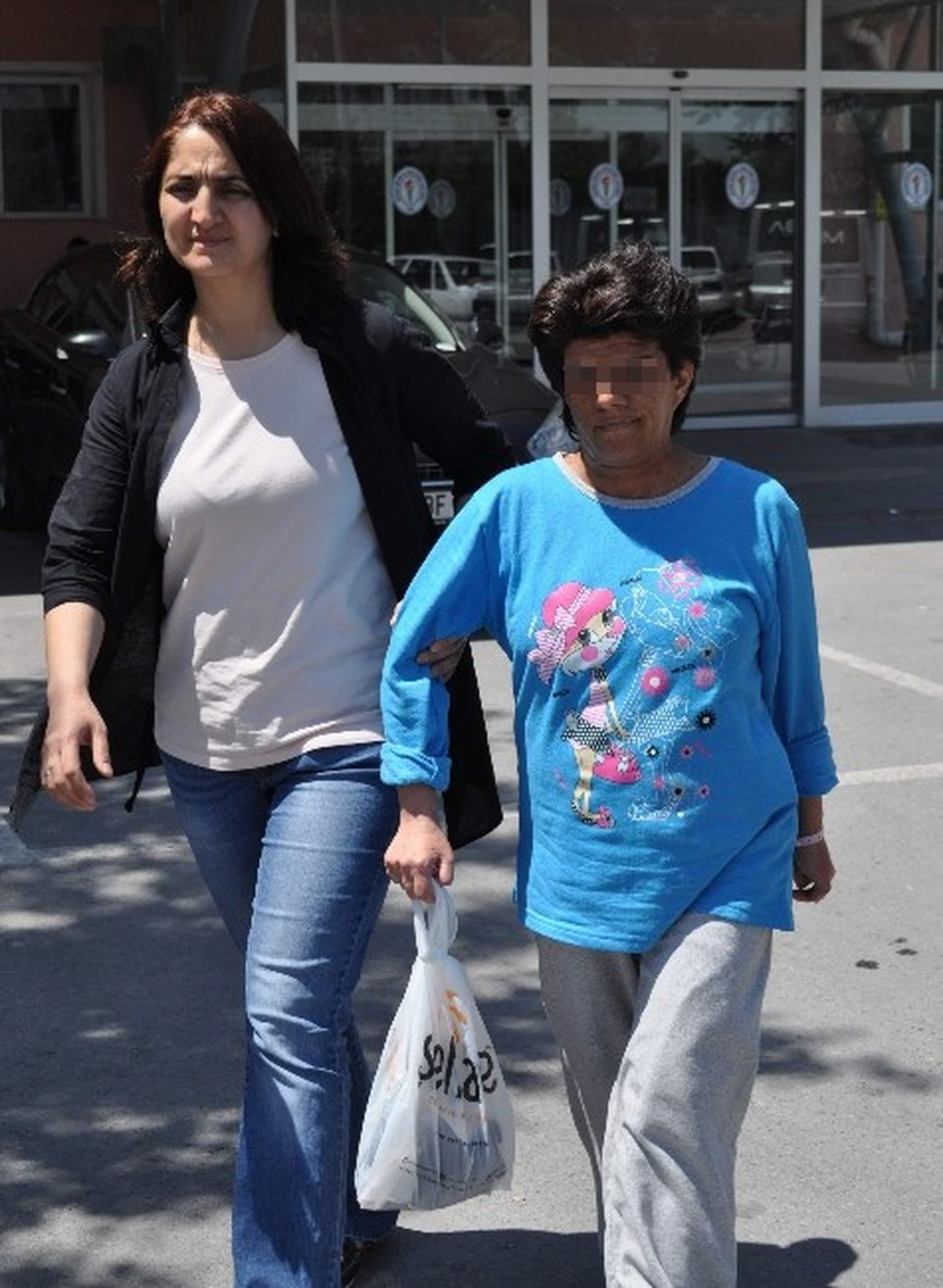 Bebeğinin Bacağını Kesen Kadın Tedavi Gördüğü Hastaneden Taburcu Edildi