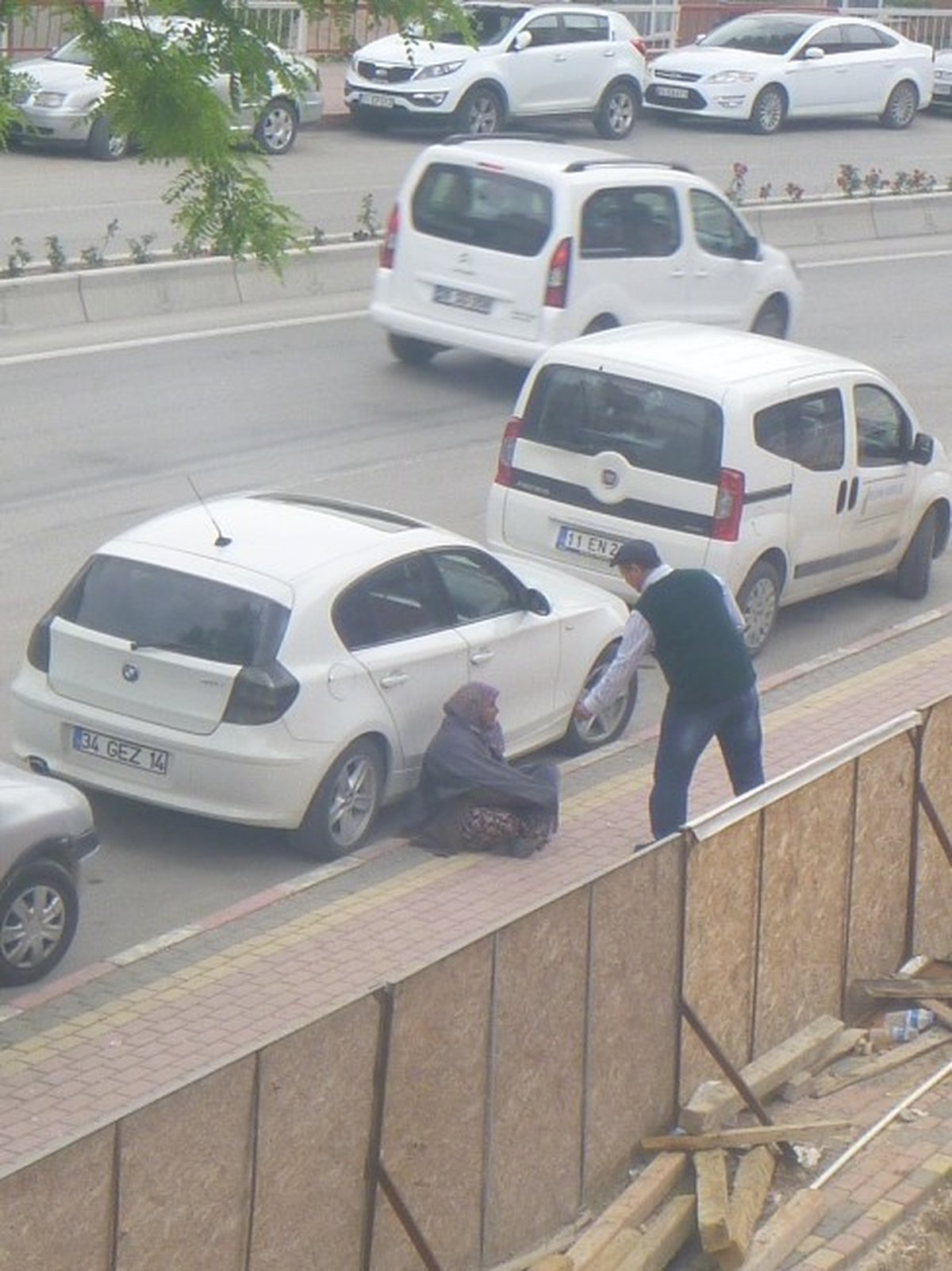 Bilecik\'te Kadın Dilenciler Bıktırdı