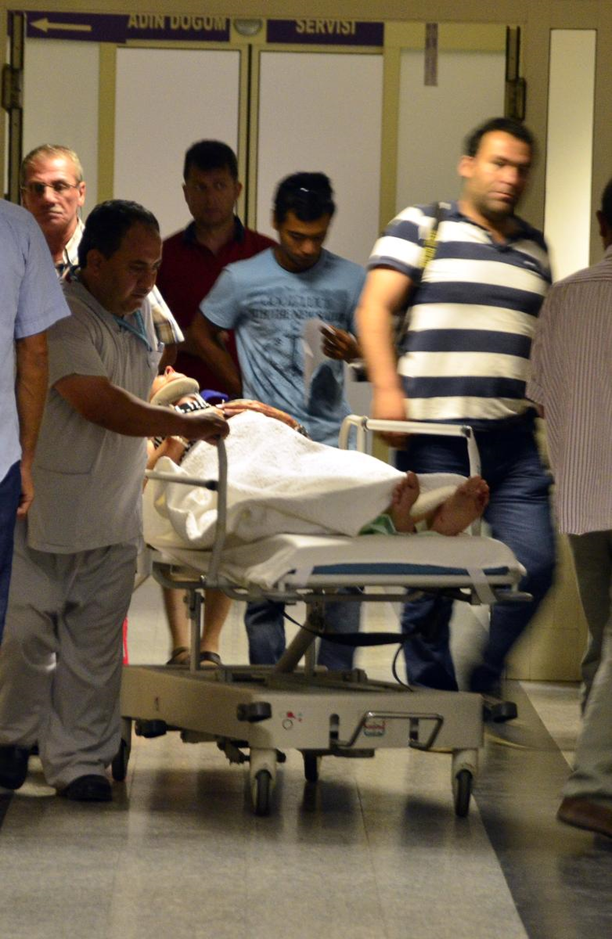 Bodrum\'da Turistleri Taşıyan Minibüs Devrildi: 3 Yaralı