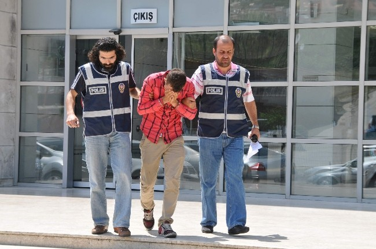 Çantayı Kaptı Ama Kaçamadı