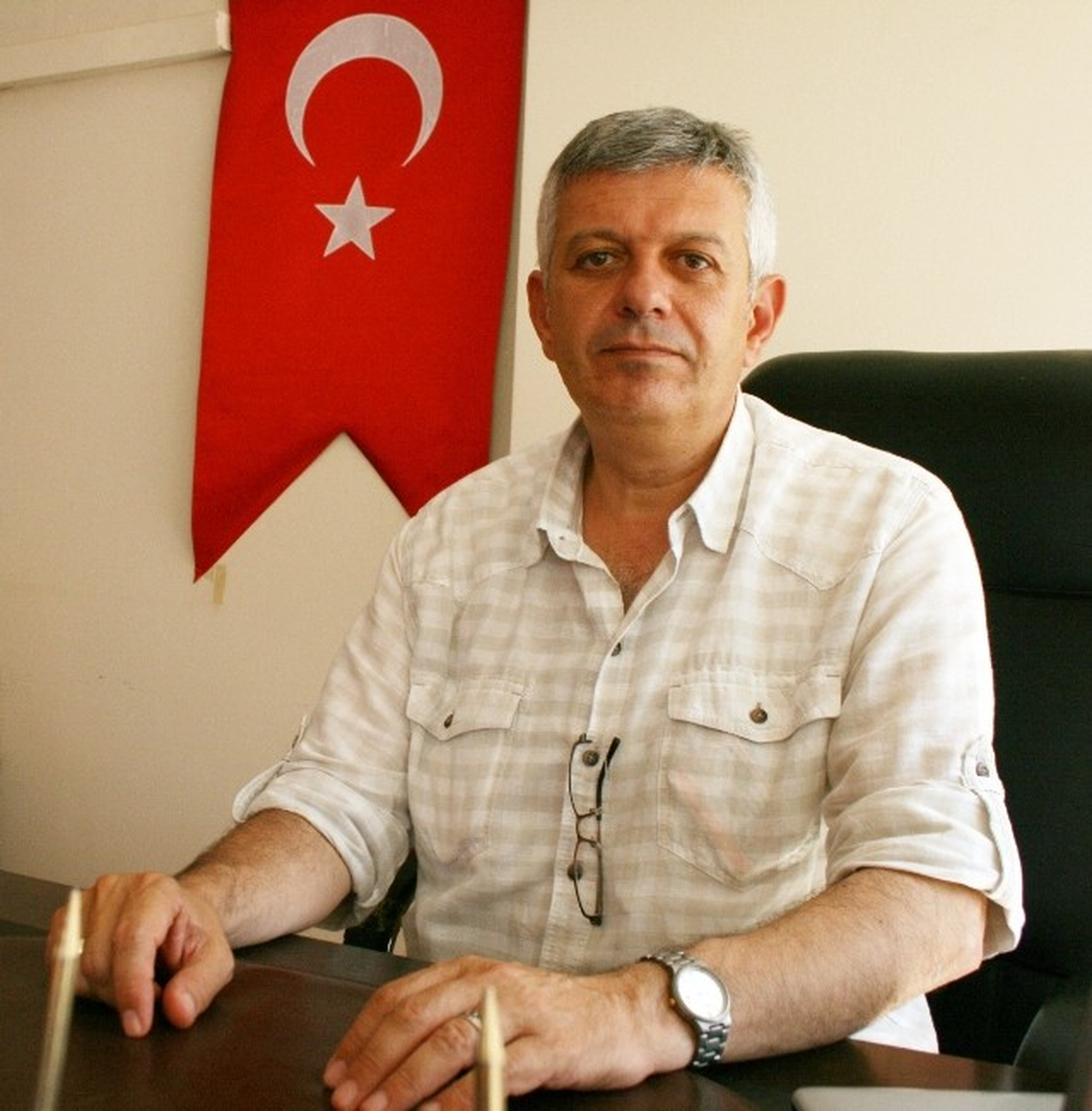 Didim MHP\'den Türk Bayrağının İndirilmesine Tepki