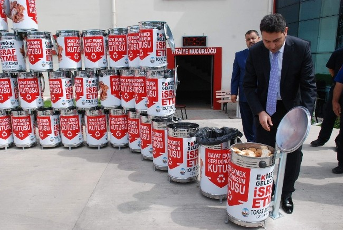 Ekmek İsrafına Karşı Geri Dönüşüm Kutusu